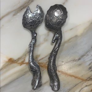 Arthur Court Giraffe Salad serving set